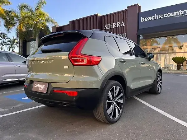 Volvo XC40 Recharge - Imagem 5