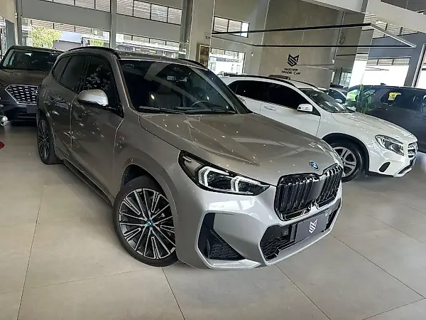 BMW IX1 - Imagem 2