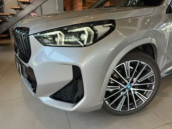 BMW IX1 - Imagem 6