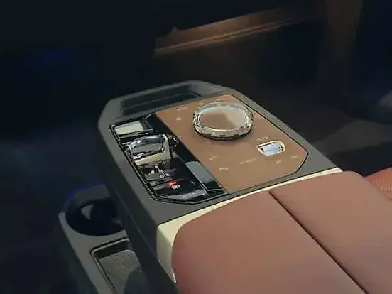BMW IX1 - Imagem 9