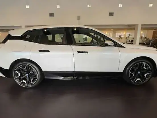 BMW IX1 - Imagem 11