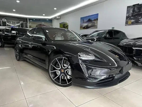 Porsche Taycan - Imagem 1