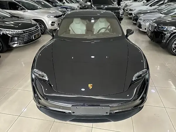 Porsche Taycan - Imagem 2