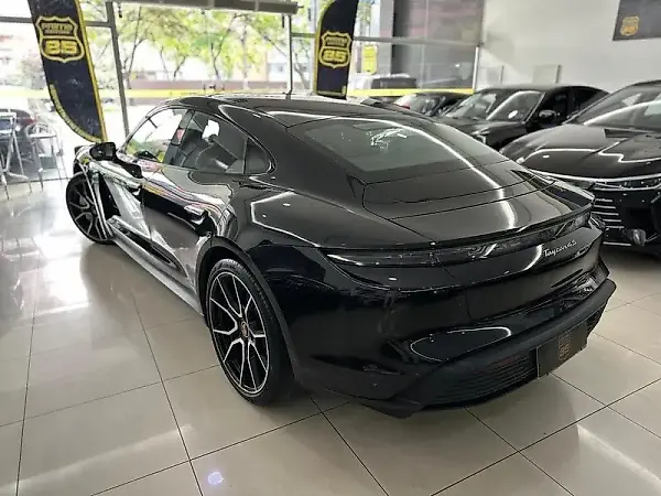 Porsche Taycan - Imagem 7