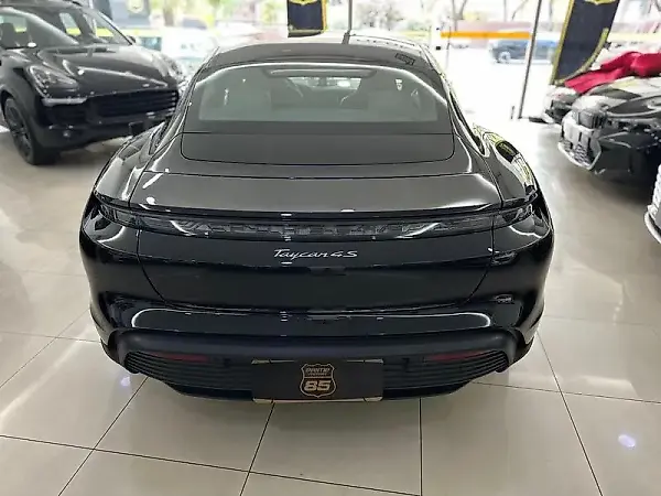 Porsche Taycan - Imagem 4