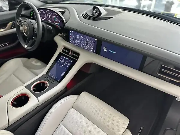 Porsche Taycan - Imagem 8