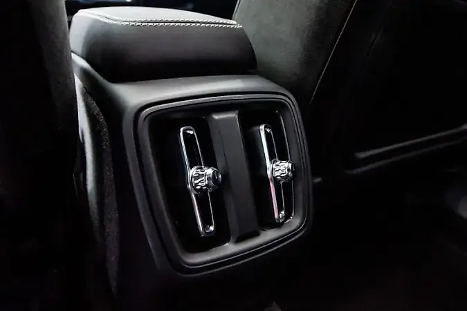 Volvo XC40 Recharge - Imagem 15