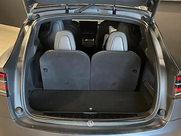 Tesla Model X - Imagem 12