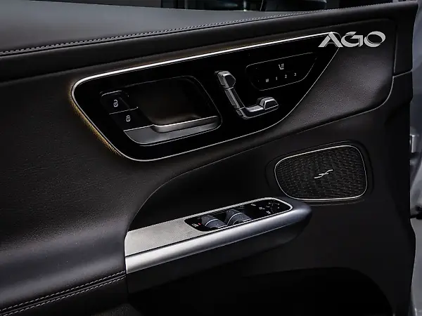 Mercedes Glc 300e - Imagem 11