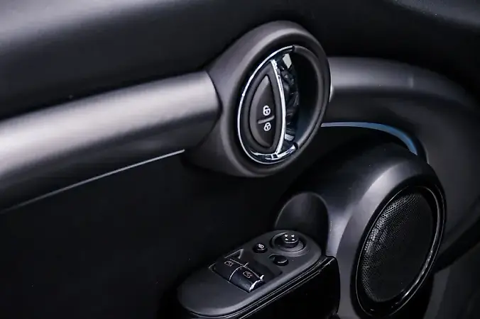 Mini Cooper SE - Imagem 13
