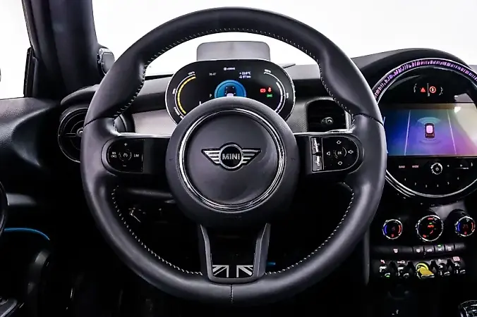 Mini Cooper SE - Imagem 18