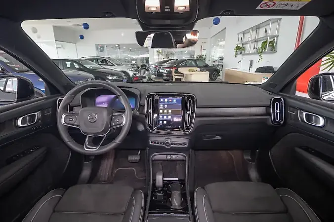Volvo XC40 Recharge - Imagem 14