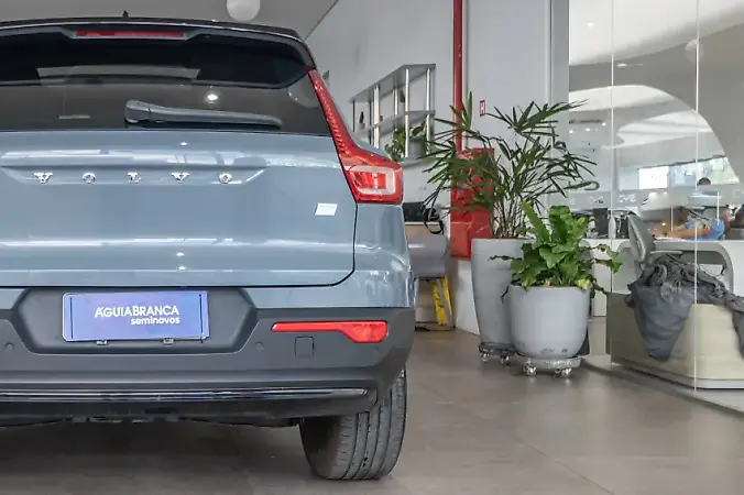 Volvo XC40 Recharge - Imagem 9