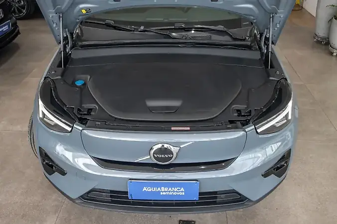 Volvo XC40 Recharge - Imagem 6