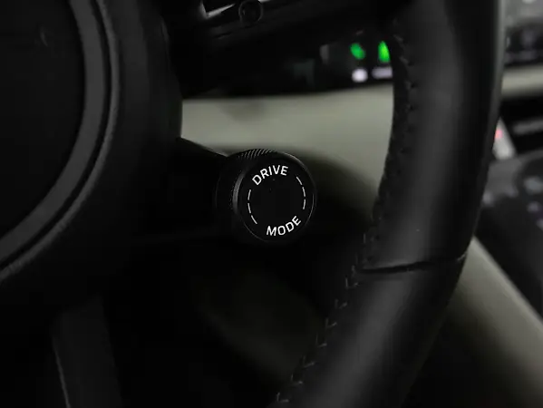 Porsche Taycan - Imagem 10