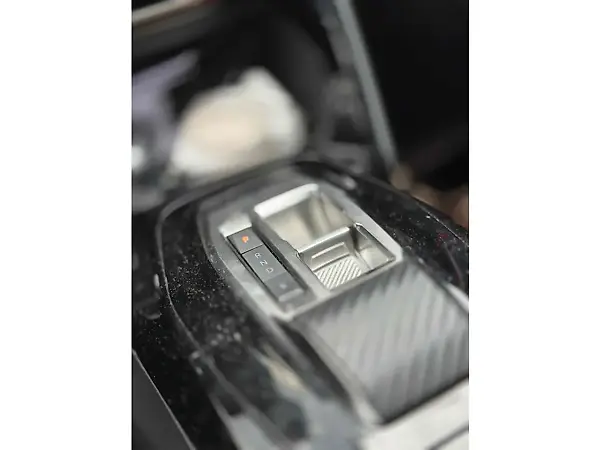 Peugeot E-2008 - Imagem 9