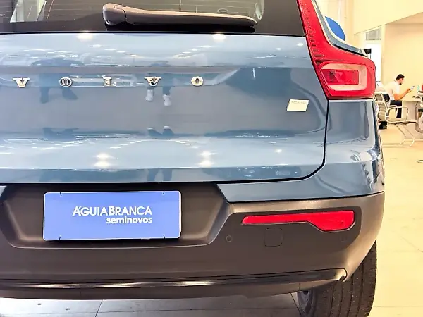 Volvo XC40 Recharge - Imagem 9