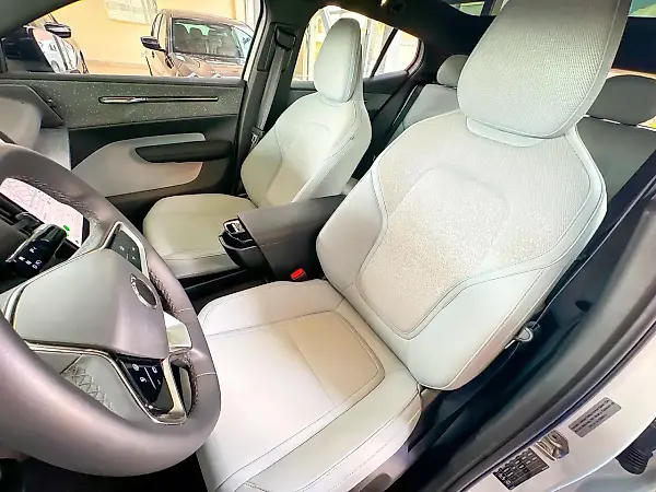 Volvo EX30 - Imagem 6