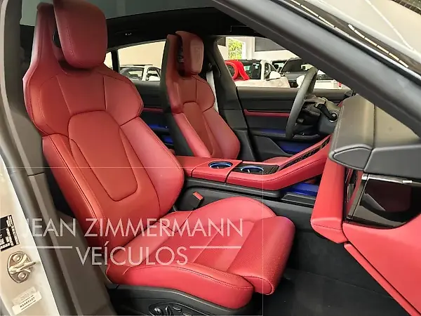 Porsche Taycan - Imagem 13