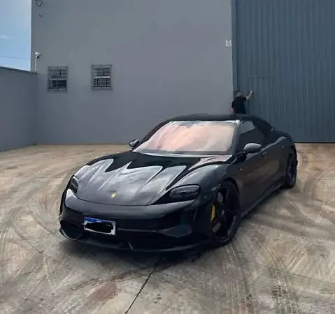 Porsche Taycan - Imagem 1