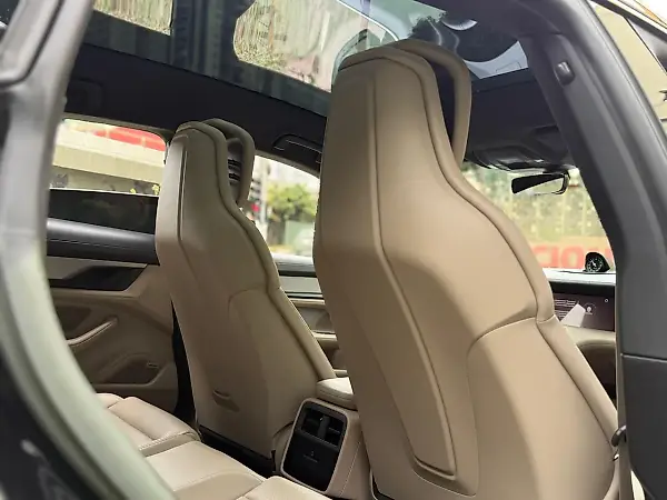 Porsche Taycan - Imagem 15