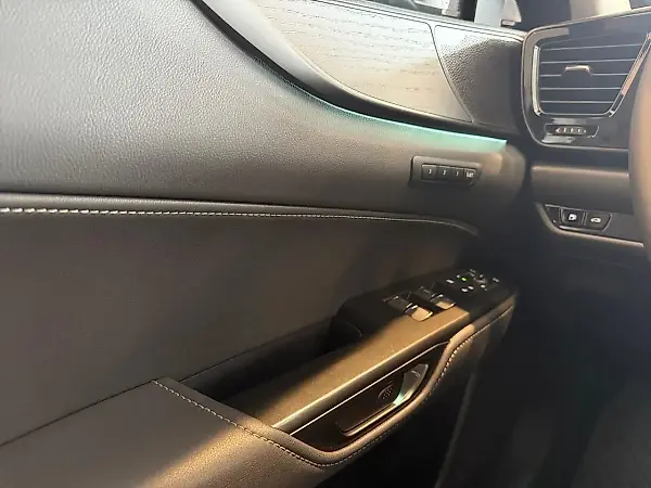Lexus Nx 450h+ - Imagem 15