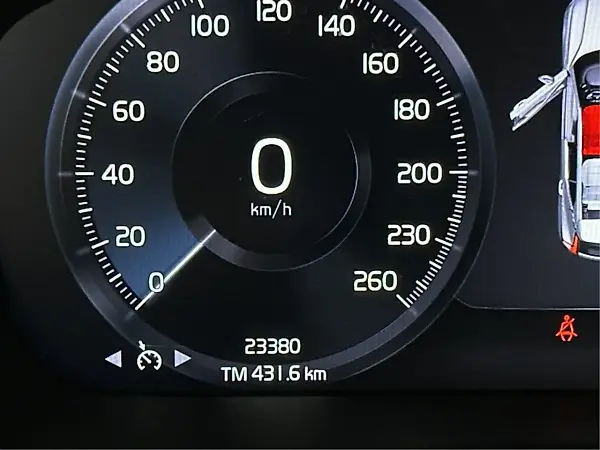 Volvo XC40 Recharge - Imagem 2