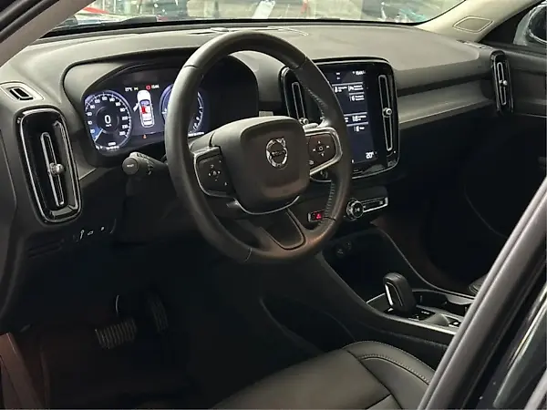 Volvo XC40 Recharge - Imagem 11