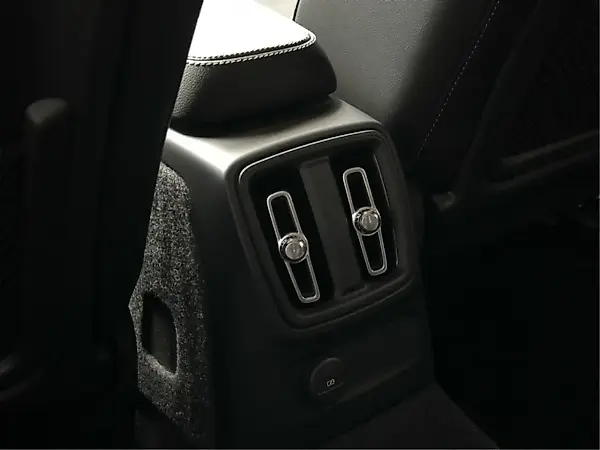 Volvo XC40 Recharge - Imagem 14