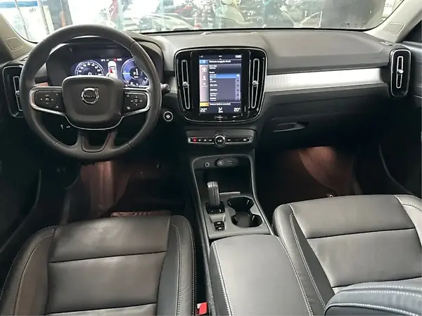 Volvo XC40 Recharge - Imagem 16