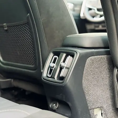 Volvo XC40 Recharge - Imagem 13