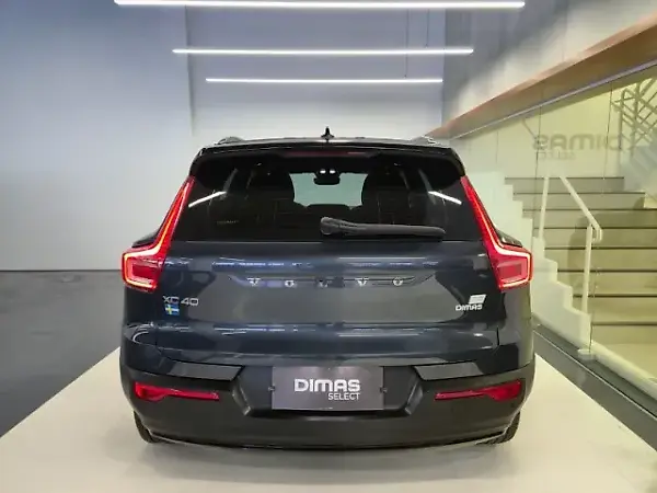 Volvo XC40 Recharge - Imagem 7