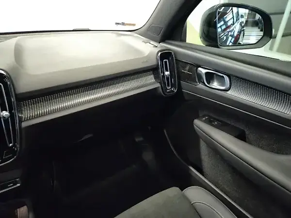 Volvo XC40 Recharge - Imagem 15
