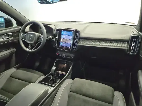 Volvo XC40 Recharge - Imagem 11