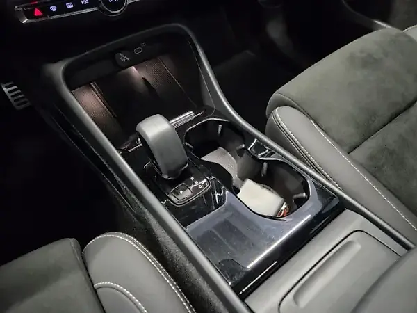 Volvo XC40 Recharge - Imagem 13