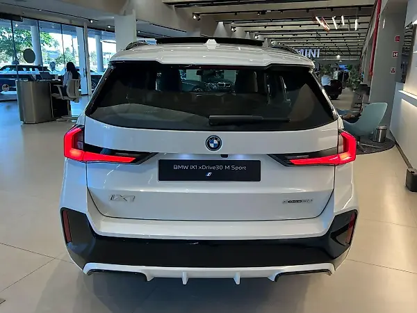 BMW IX1 - Imagem 3