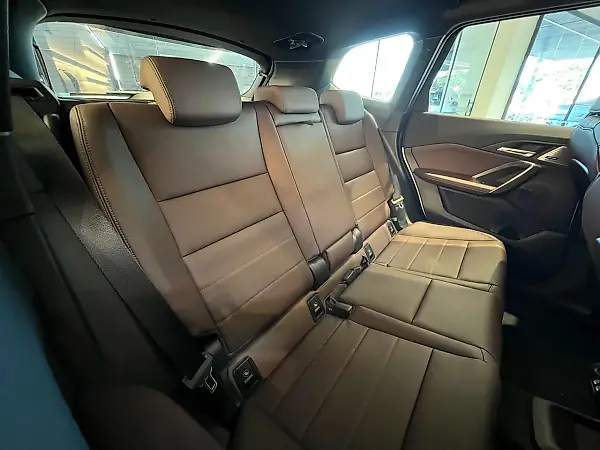 BMW IX1 - Imagem 11