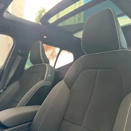 Volvo XC40 Recharge - Imagem 4