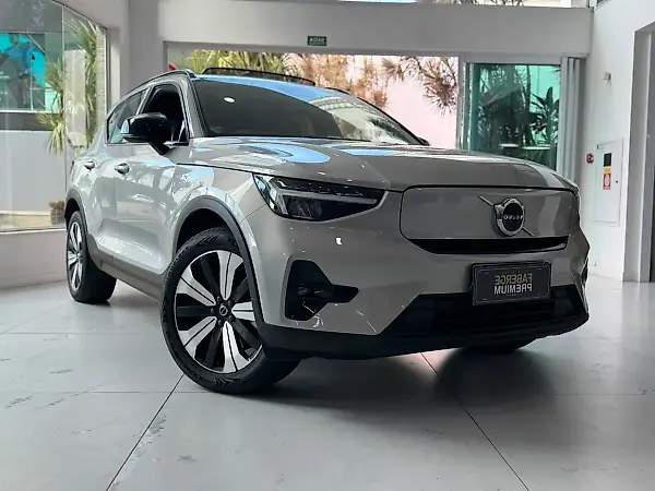 Volvo XC40 Recharge - Imagem 1