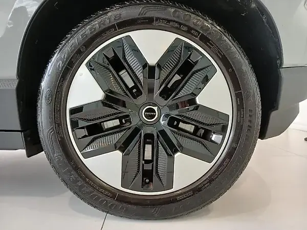 Volvo EX30 - Imagem 8