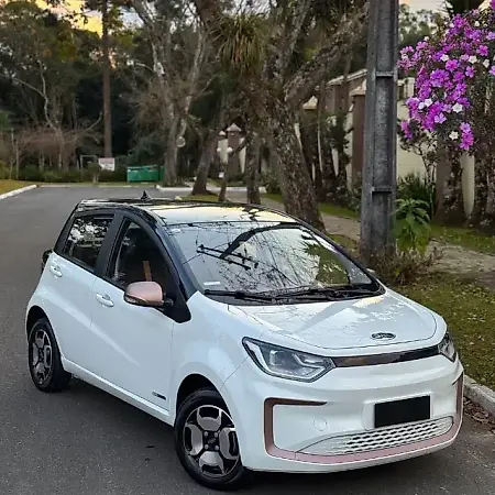 JAC E-JS1 - Imagem 1