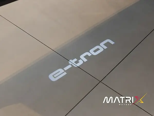 Audi E-tron S Sportback - Imagem 17