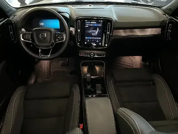 Volvo XC40 Recharge - Imagem 8