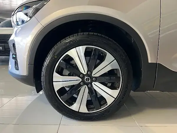Volvo XC40 Recharge - Imagem 16