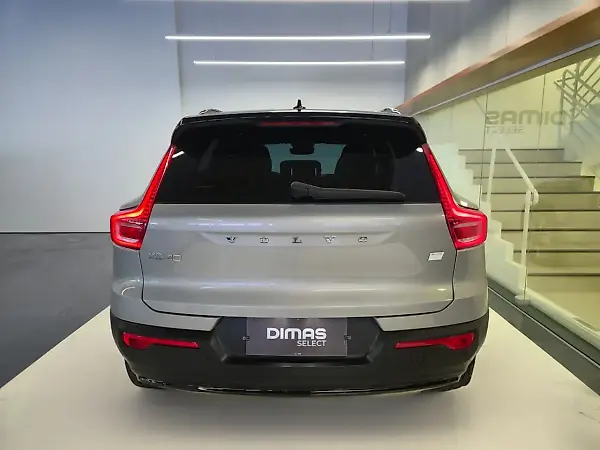 Volvo XC40 Recharge - Imagem 5
