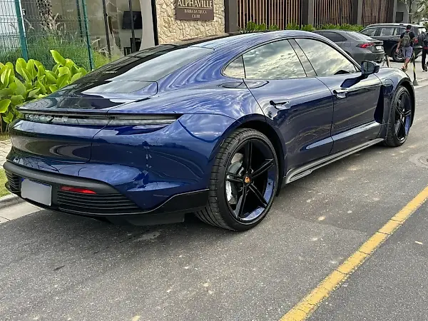 Porsche Taycan - Imagem 3