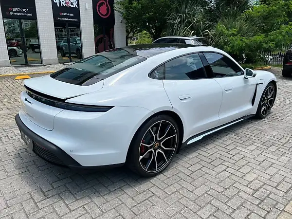 Porsche Taycan - Imagem 3
