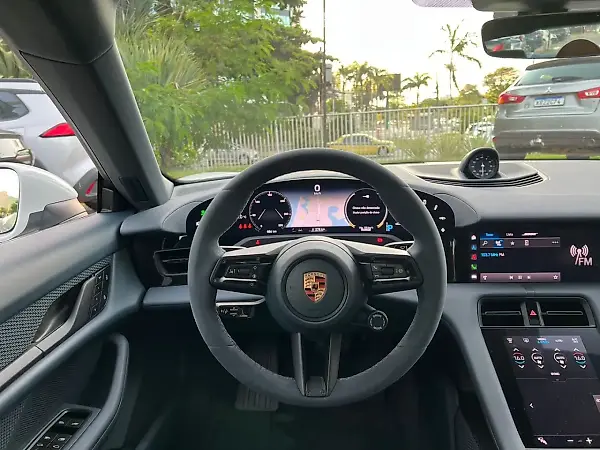Porsche Taycan - Imagem 8