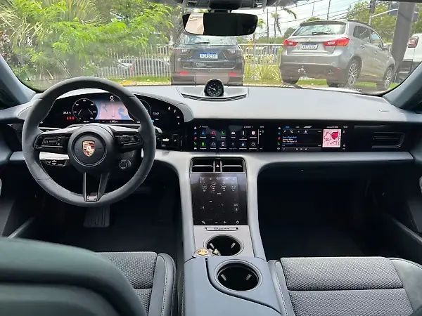 Porsche Taycan - Imagem 9