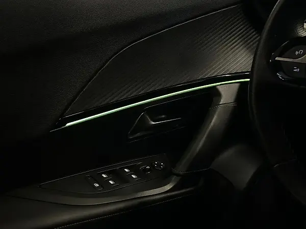 Peugeot E-2008 - Imagem 14